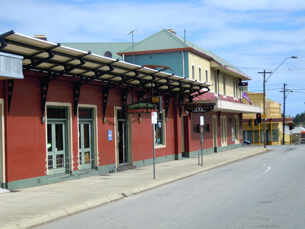 Moondyne Joe'S Hotel Fremantle Exterior photo